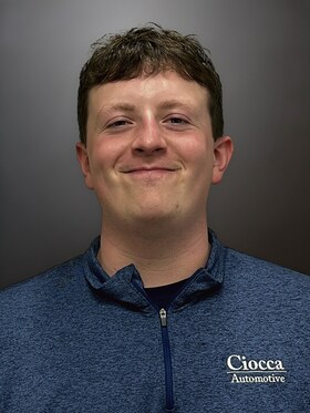 Staff member Gavin Tirjan from ID_7e14ddb3113e