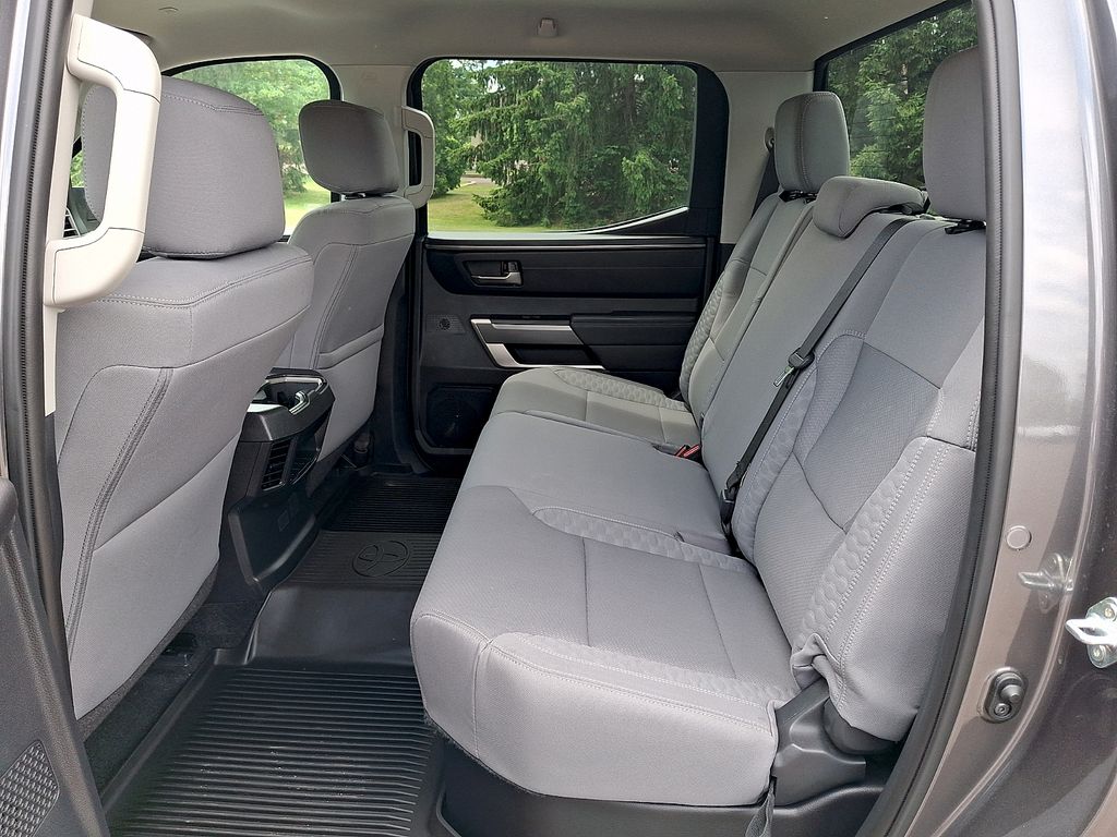 2022 Toyota Tundra SR5 - Photo 10