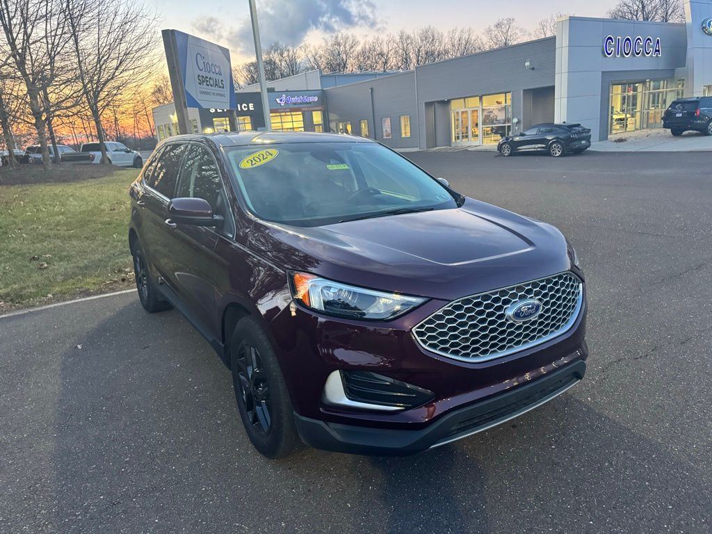2024 Ford Edge SEL photo 3