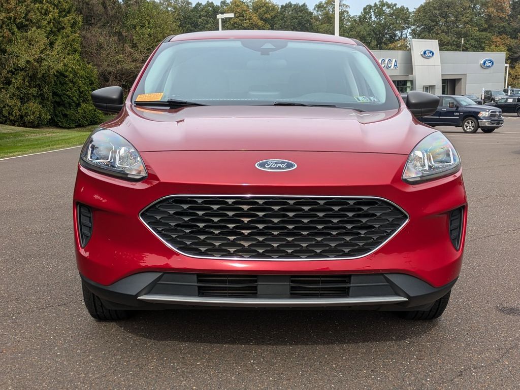 2022 Ford Escape SE photo 2