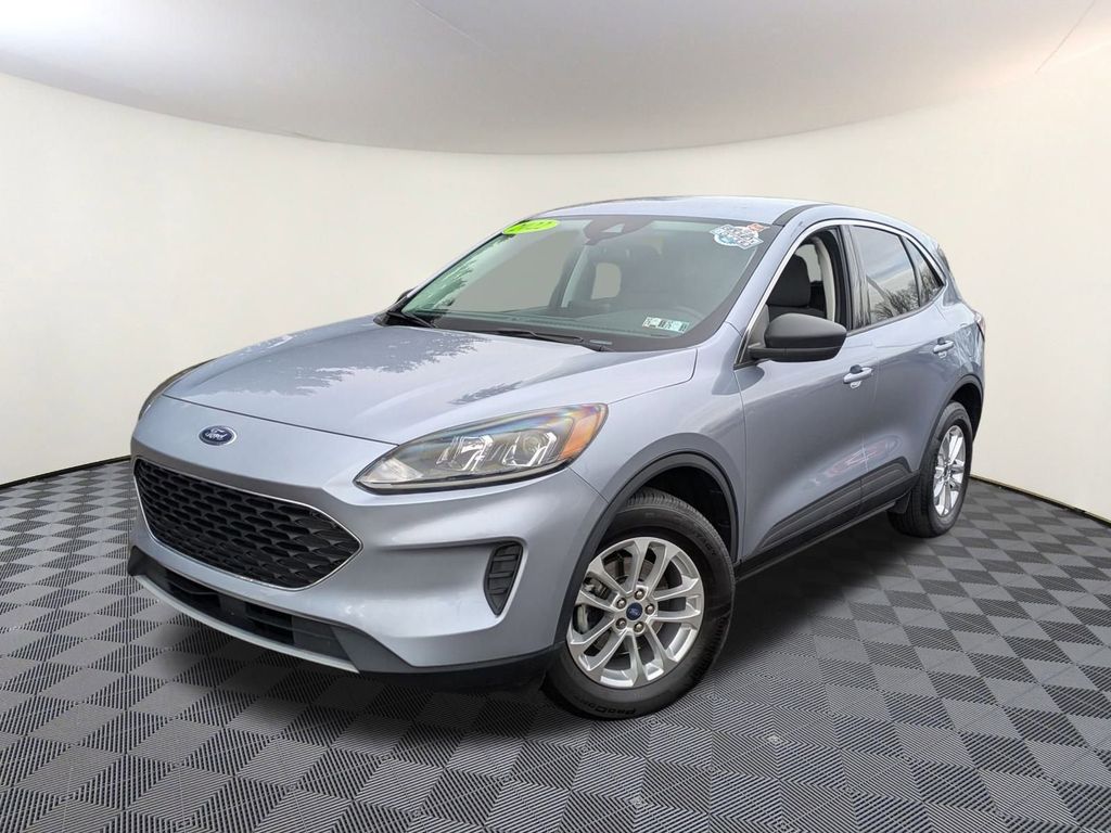2022 Ford Escape SE's photo