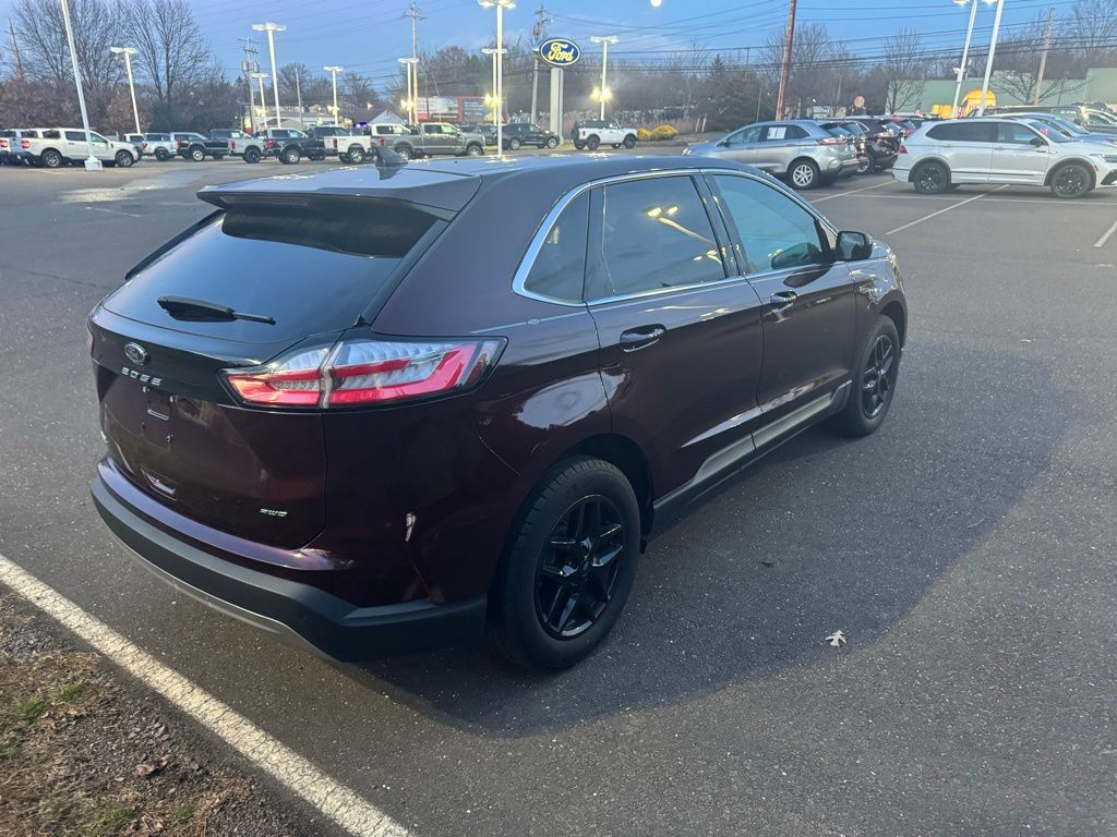 2024 Ford Edge SEL photo 4