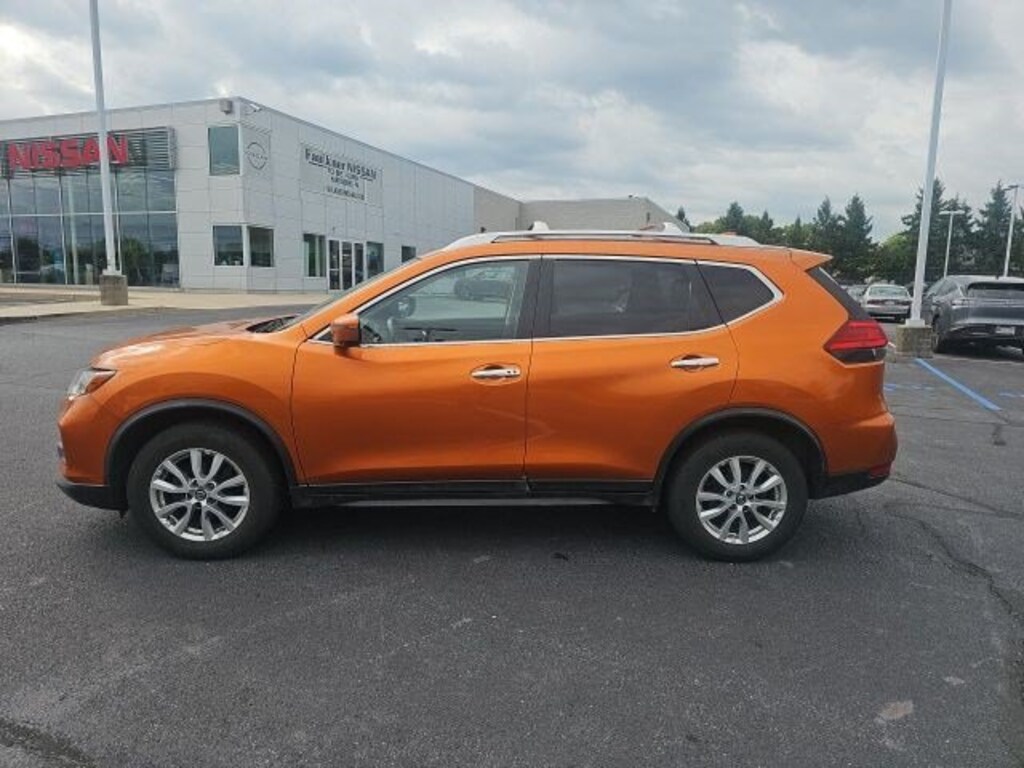 Used 2017 Nissan Rogue SV SUV