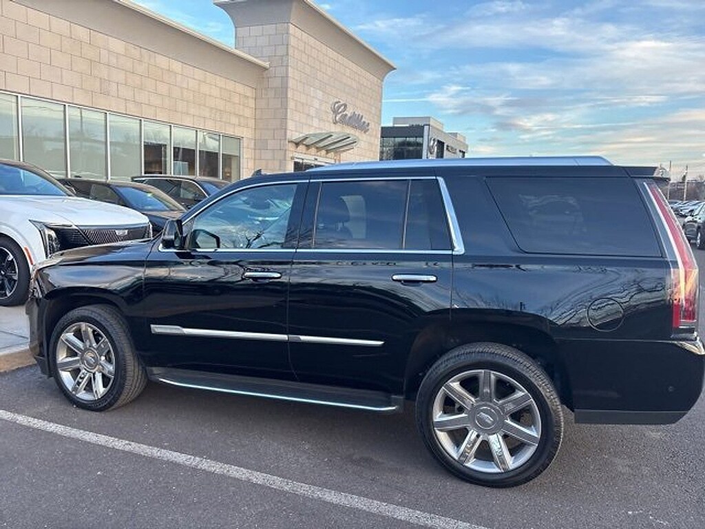 Used 2019 Cadillac Escalade Luxury SUV