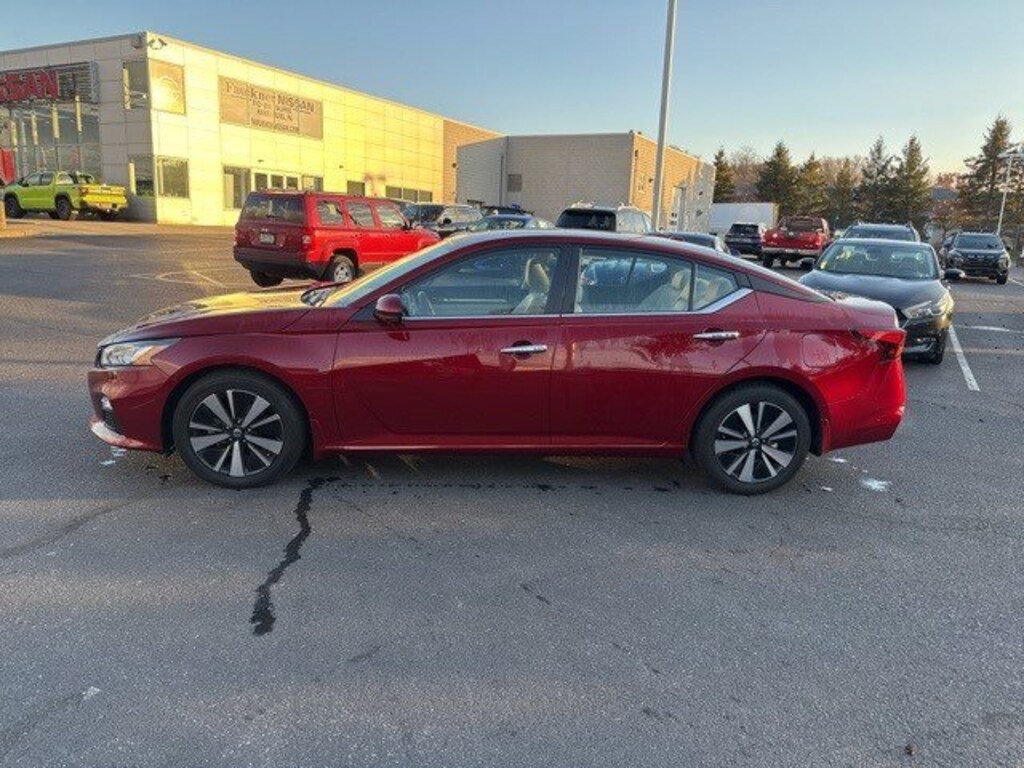 Certified 2022 Nissan Altima 2.5 SV Sedan