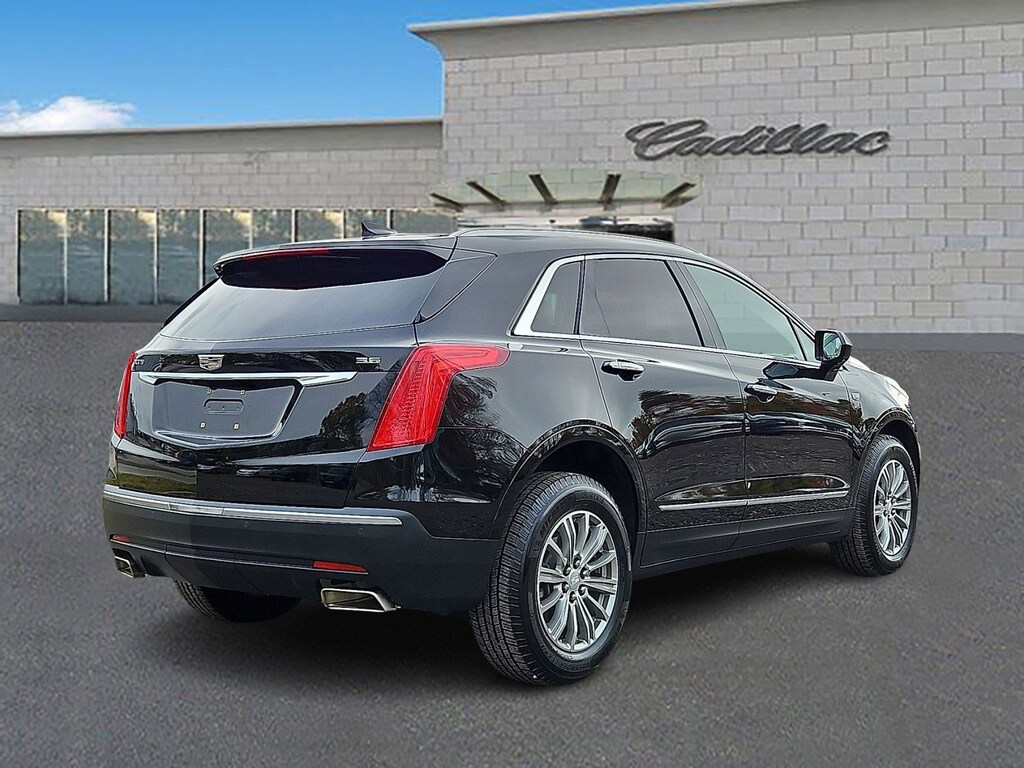Used 2017 Cadillac XT5 Luxury FWD SUV
