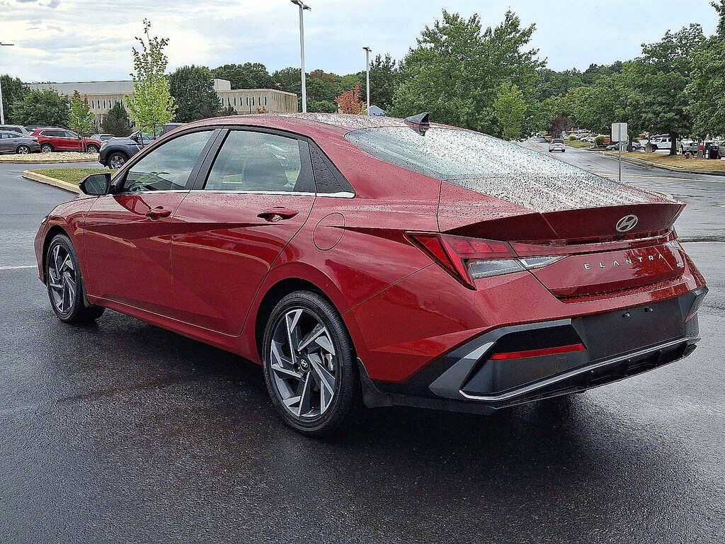 Certified 2025 Hyundai Elantra Hybrid Limited Sedan