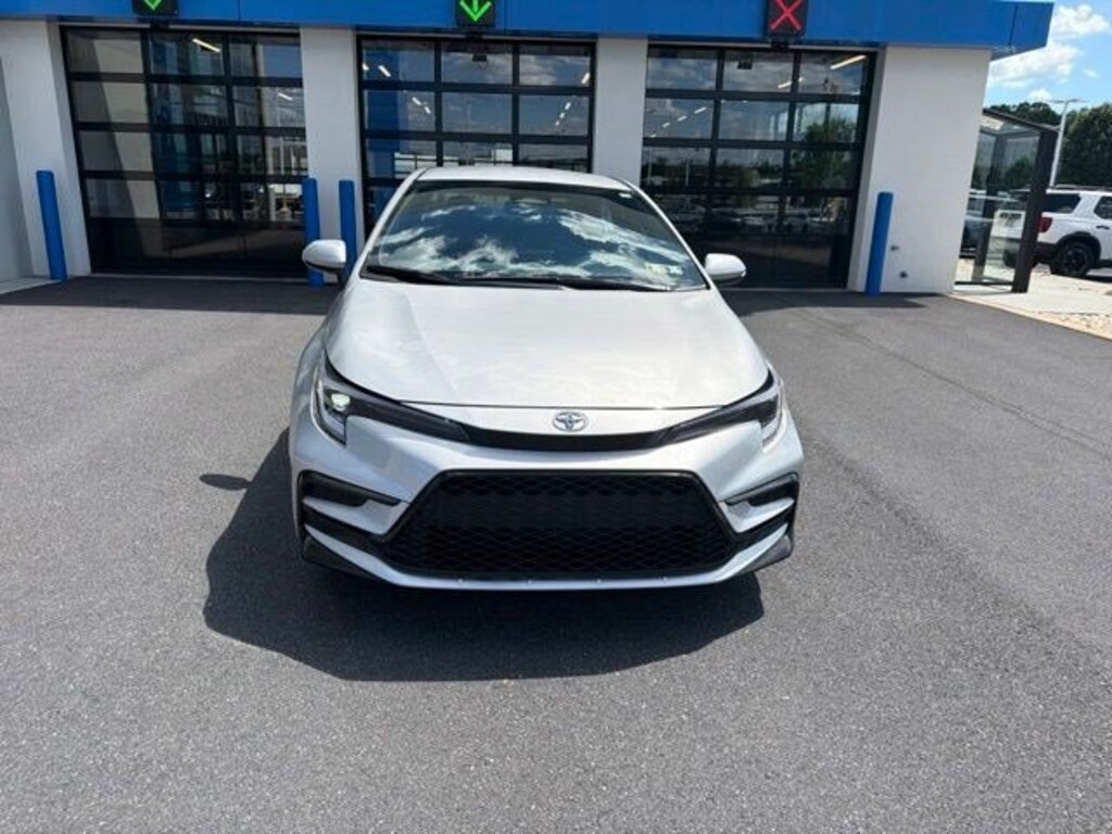Used 2025 Toyota Corolla SE Sedan