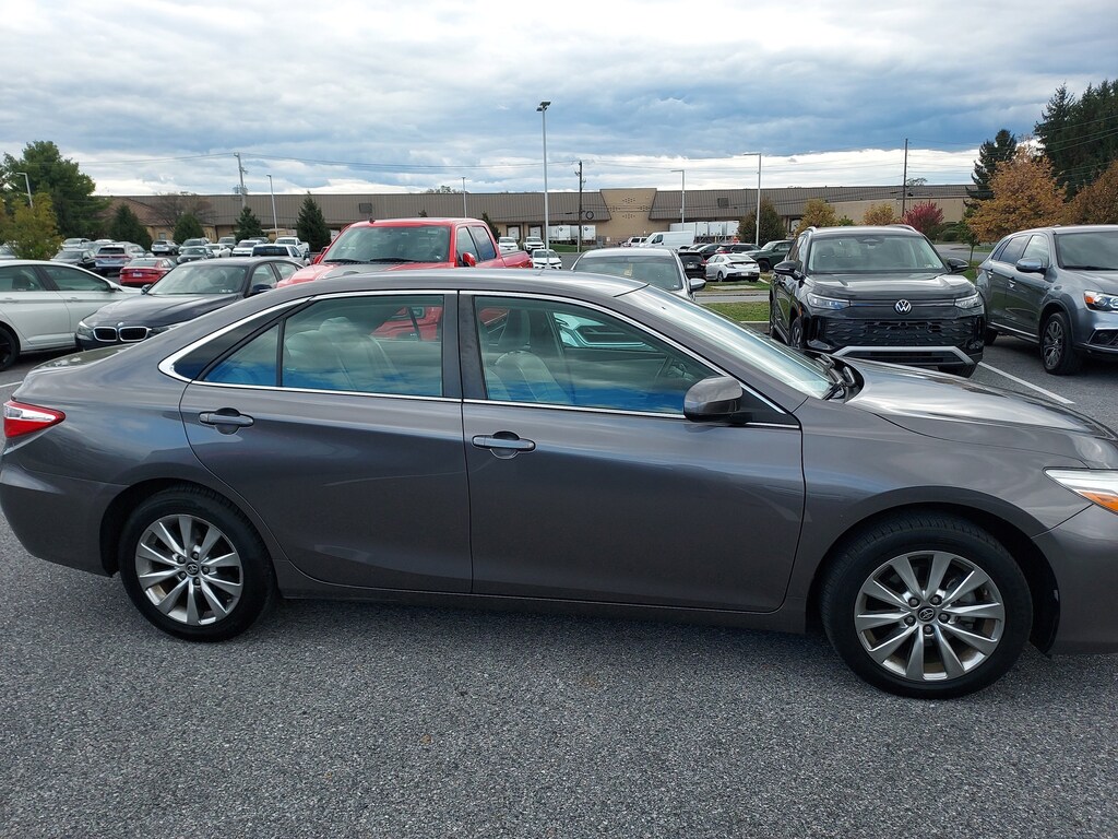 Used 2017 Toyota Camry XLE Sedan