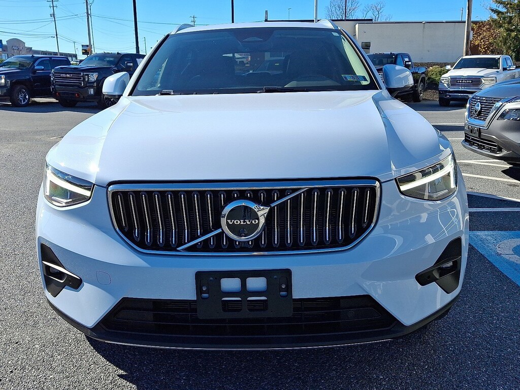 Used 2025 Volvo XC40 Plus Bright Theme SUV