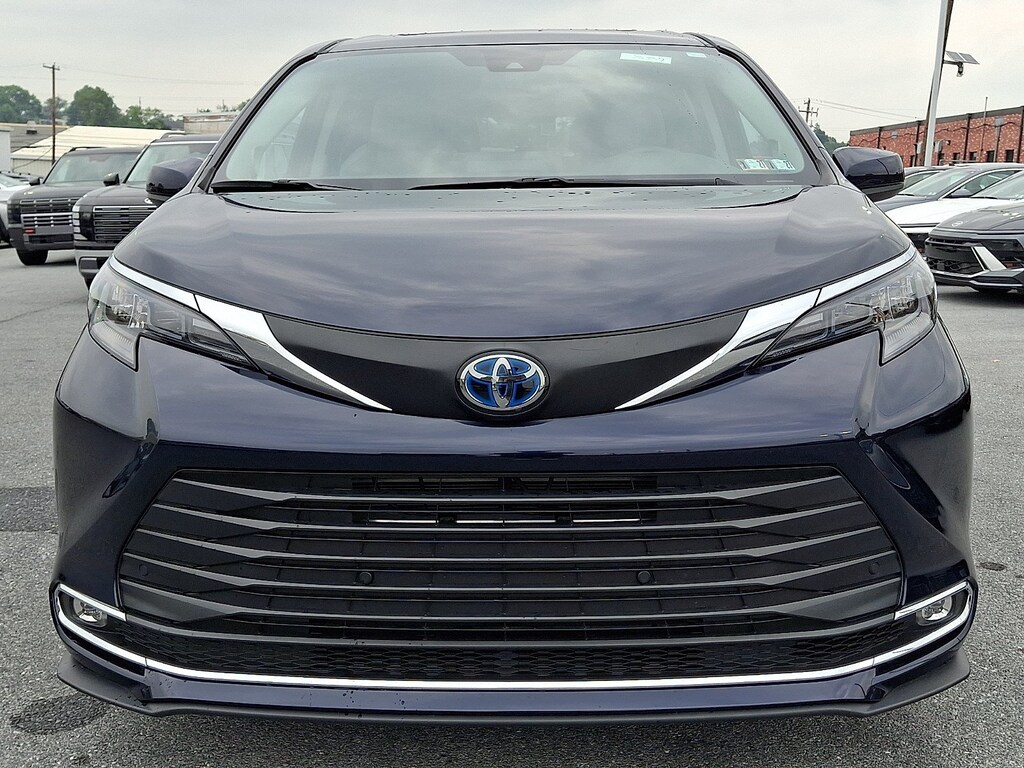 Certified 2024 Toyota Sienna XLE Van Passenger Van