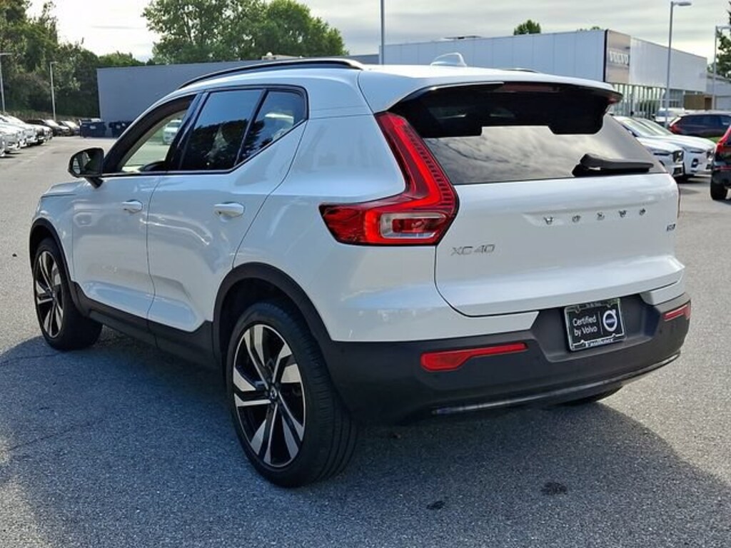 Certified 2024 Volvo XC40 Plus Dark Theme SUV