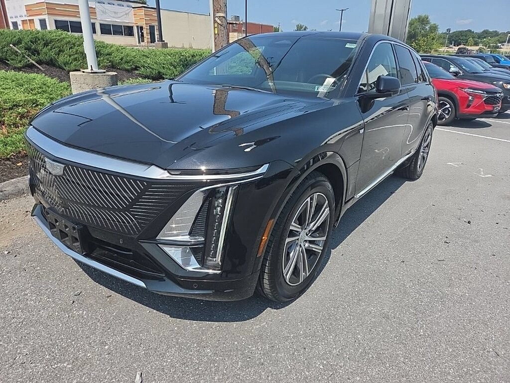 Used 2024 Cadillac Lyriq Luxury SUV