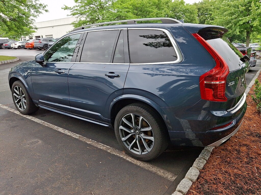 Used 2019 Volvo XC90 Momentum SUV