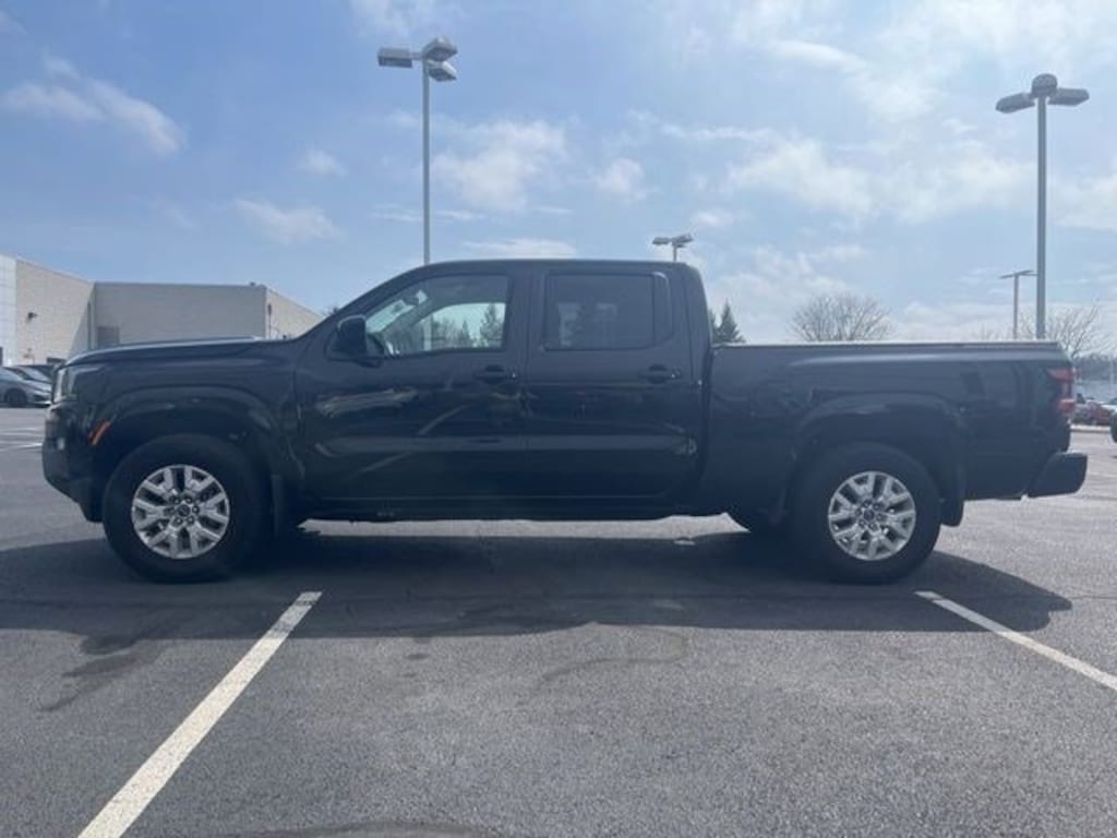 Used 2024 Nissan Frontier SV Truck Crew Cab