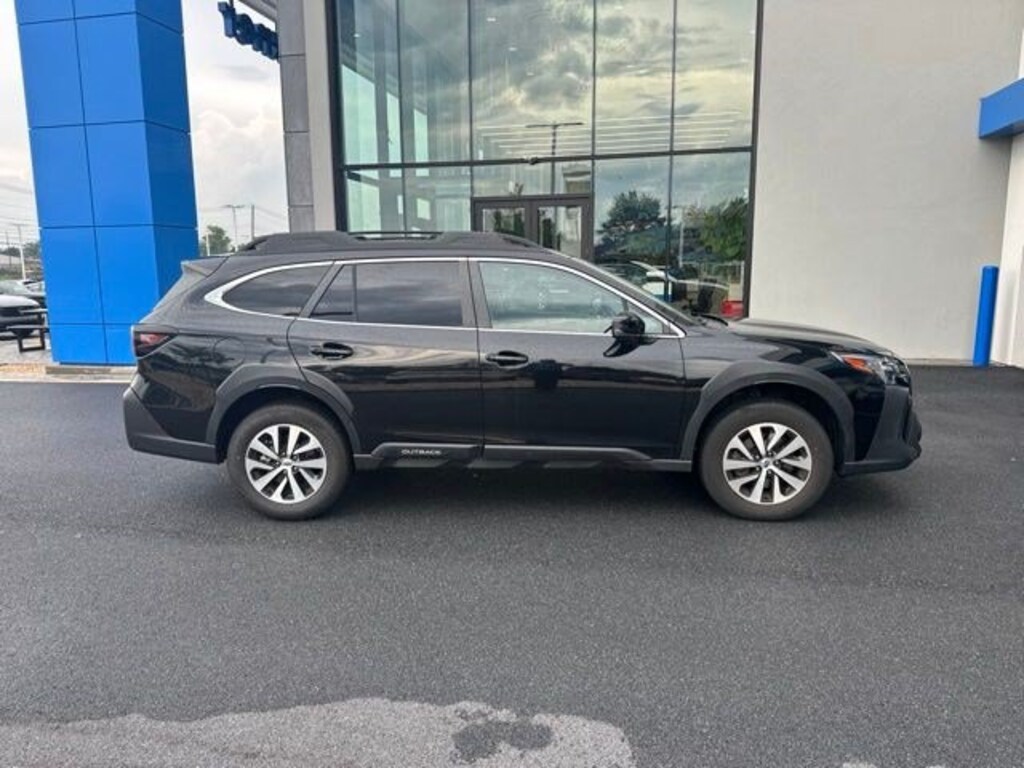 Used 2024 Subaru Outback Premium SUV