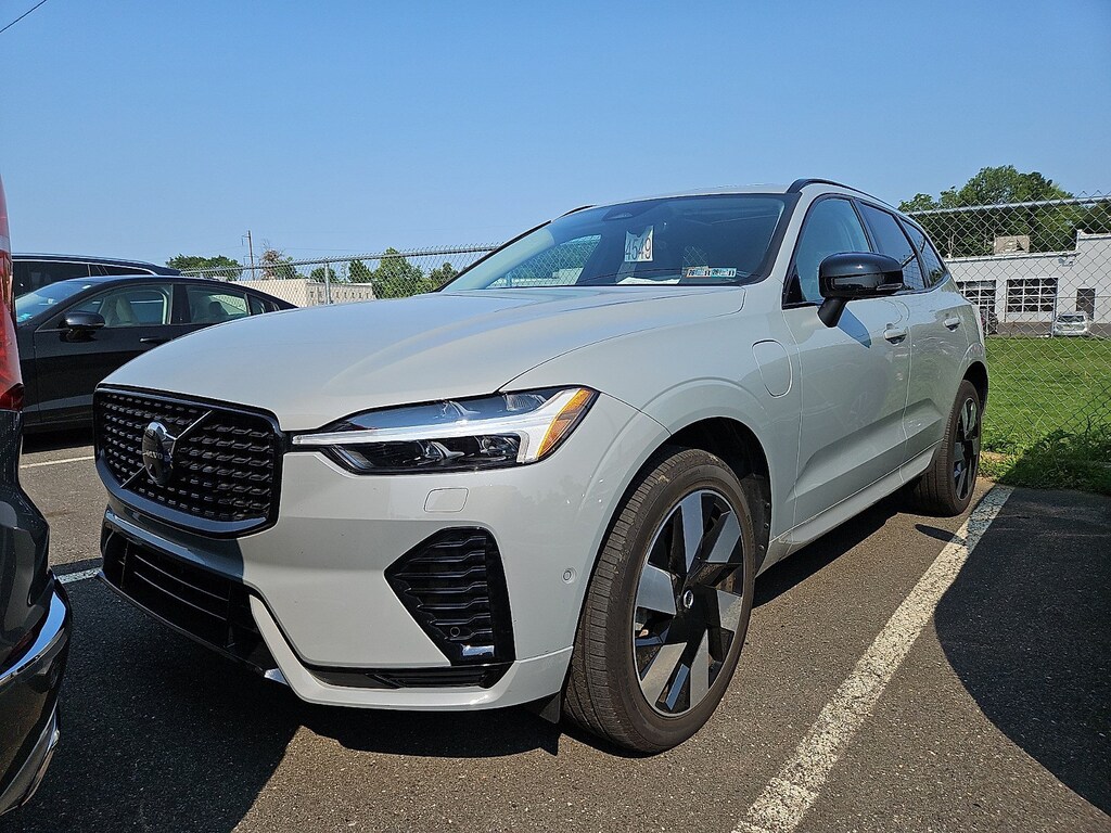 Used 2025 Volvo XC60 Plug-In Hybrid Plus SUV
