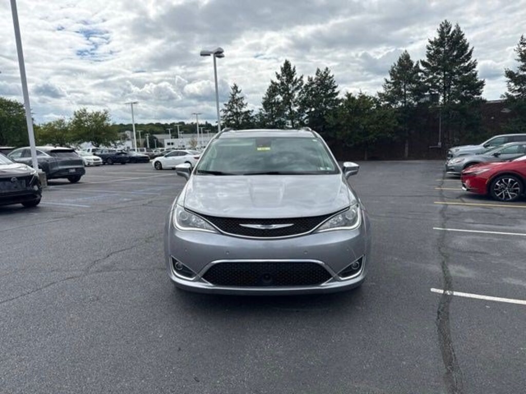 Used 2020 Chrysler Pacifica Limited Van Passenger Van