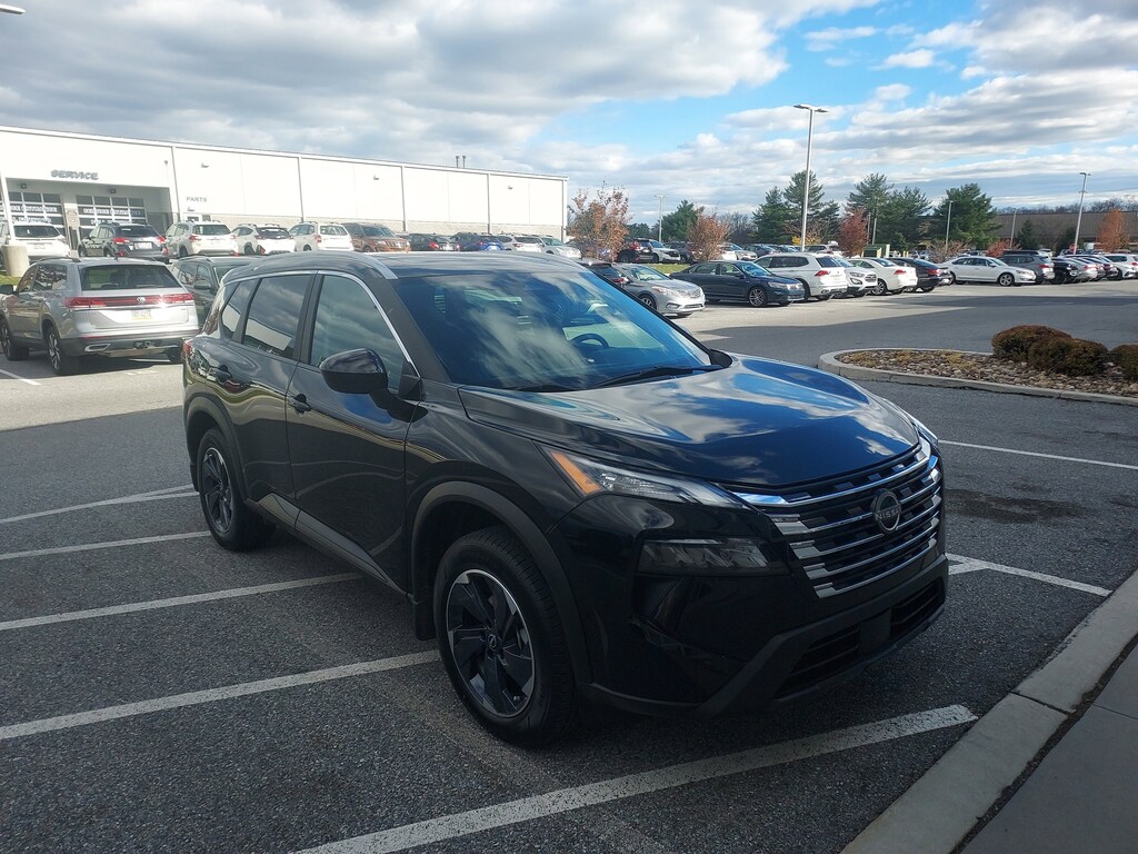 Used 2024 Nissan Rogue SV SUV