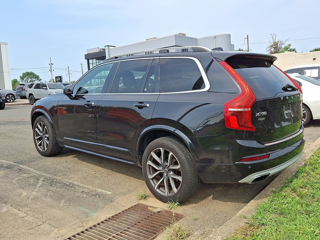 Used 2017 Volvo XC90 Momentum SUV