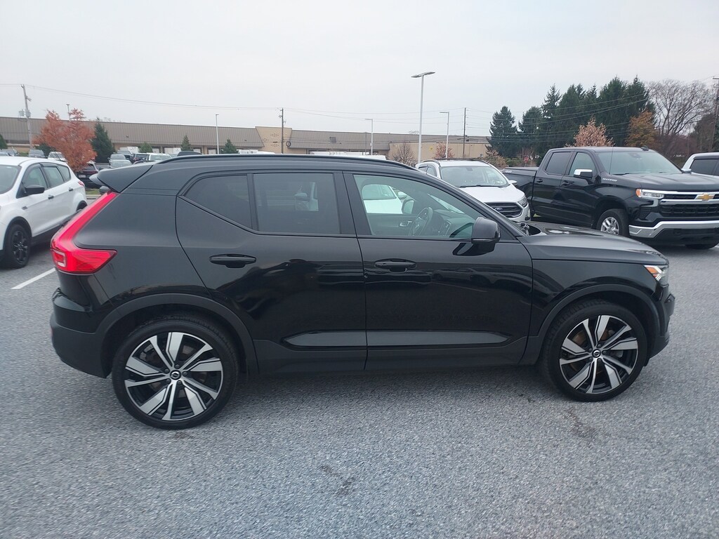 Used 2021 Volvo XC40 P8 SUV