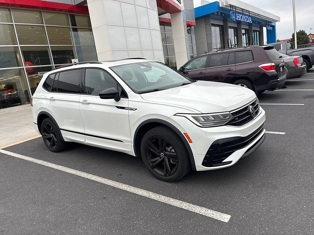 Used 2024 Volkswagen Tiguan SE R-Line Black SUV