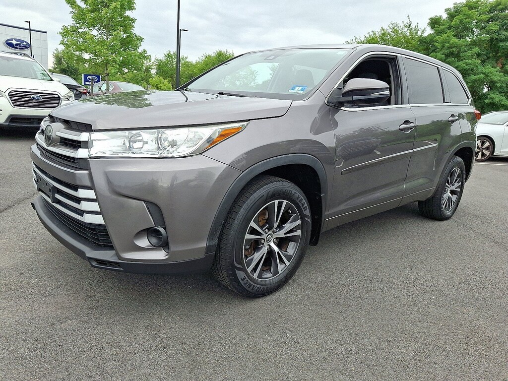 Used 2018 Toyota Highlander LE SUV