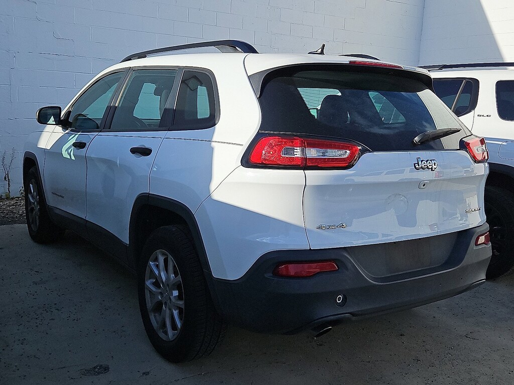 Used 2016 Jeep Cherokee Sport SUV