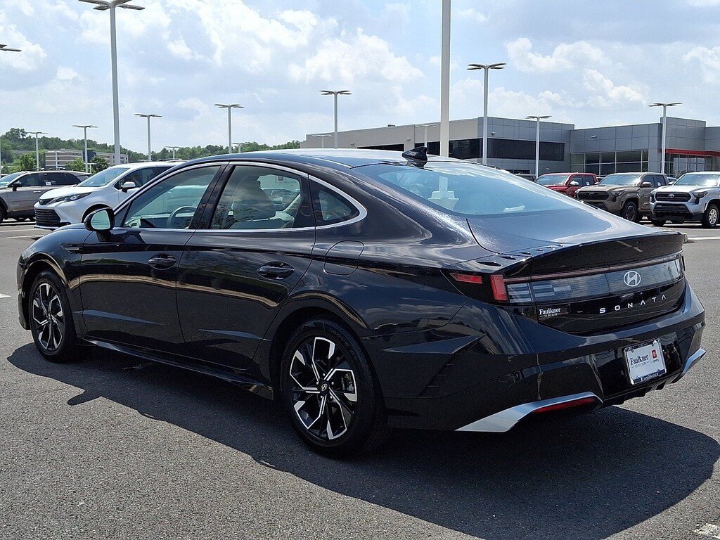 Used 2024 Hyundai Sonata SEL Sedan