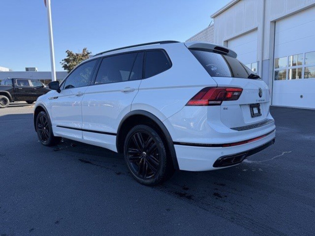Used 2022 Volkswagen Tiguan SE R-Line Black SUV