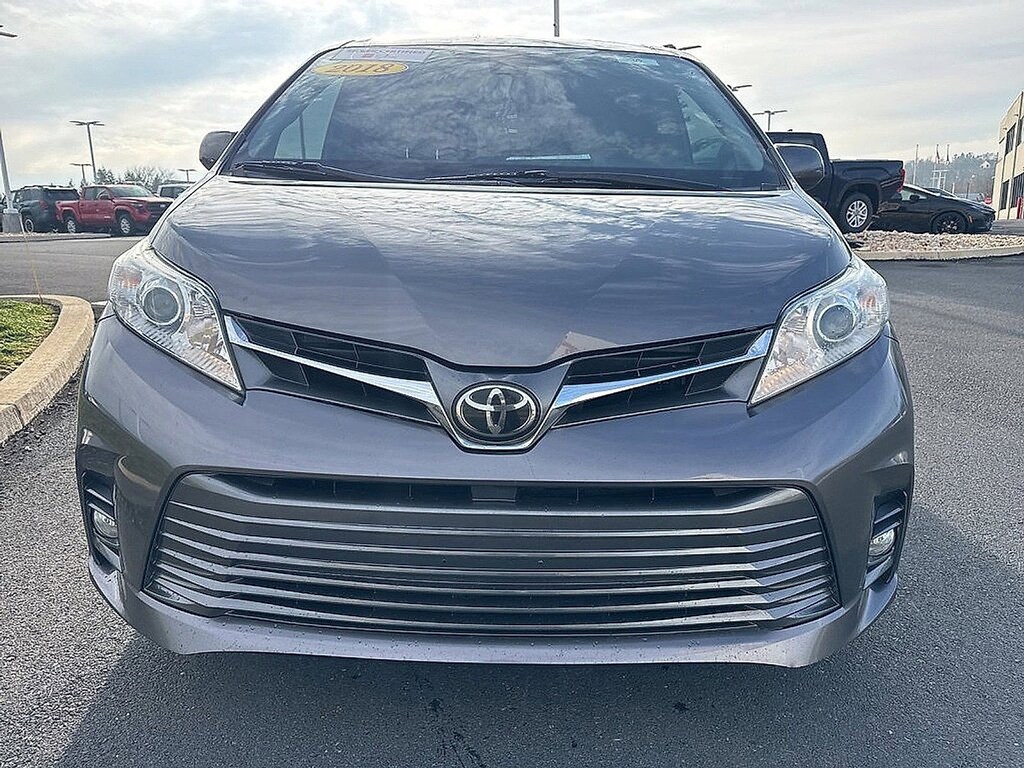Used 2018 Toyota Sienna XLE Van Passenger Van