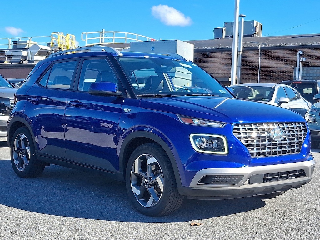 Certified 2023 Hyundai Venue Limited SUV