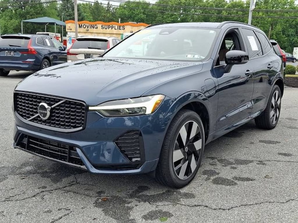 Certified 2024 Volvo XC60 Recharge Plug-In Hybrid Plus Dark Theme SUV