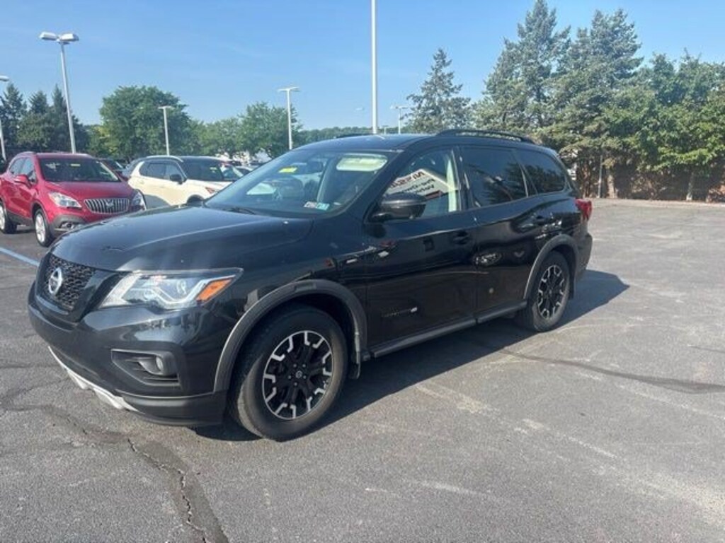 Used 2020 Nissan Pathfinder SL SUV