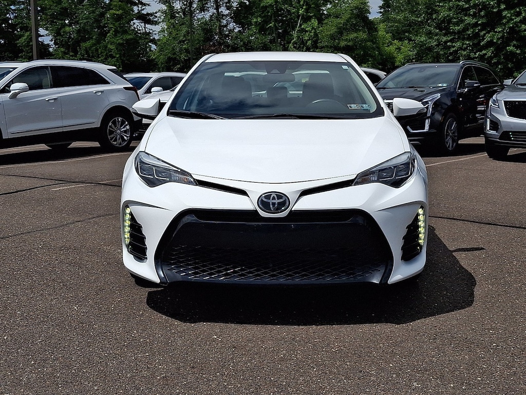 Used 2018 Toyota Corolla SE Sedan