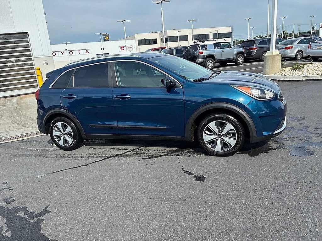 Used 2019 Kia Niro LX SUV