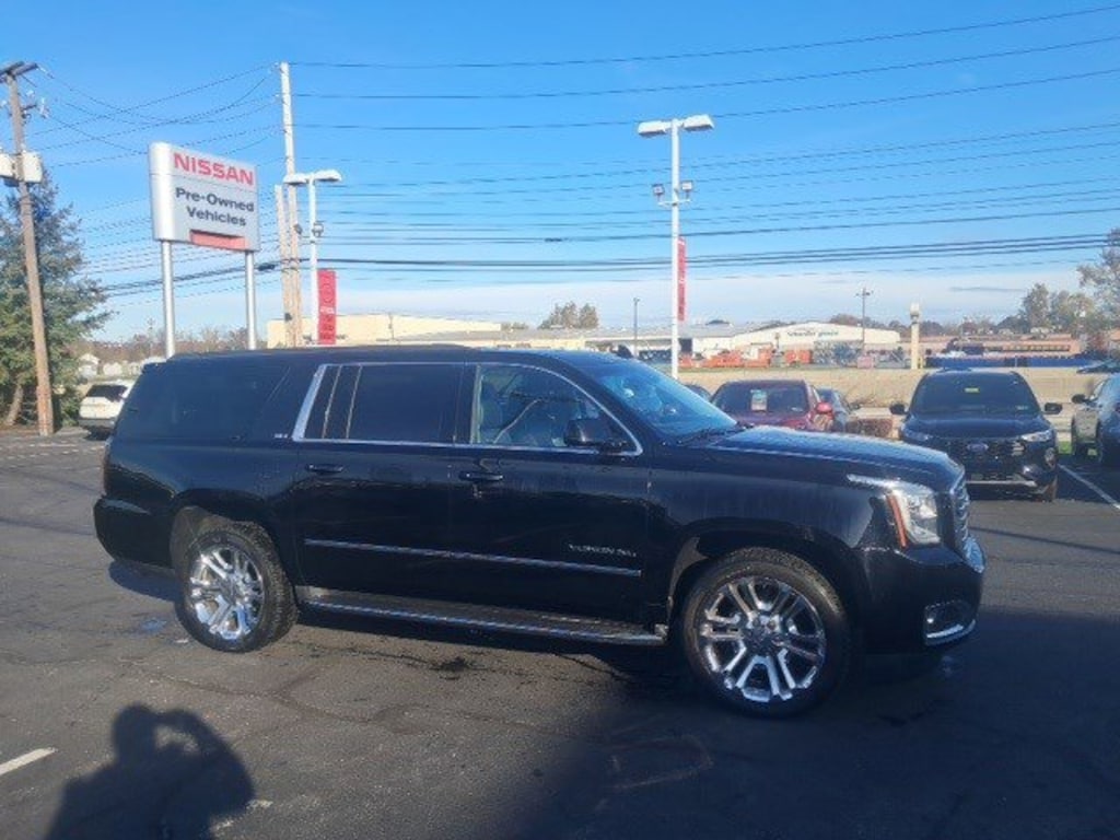 Used 2017 GMC Yukon XL SLT SUV