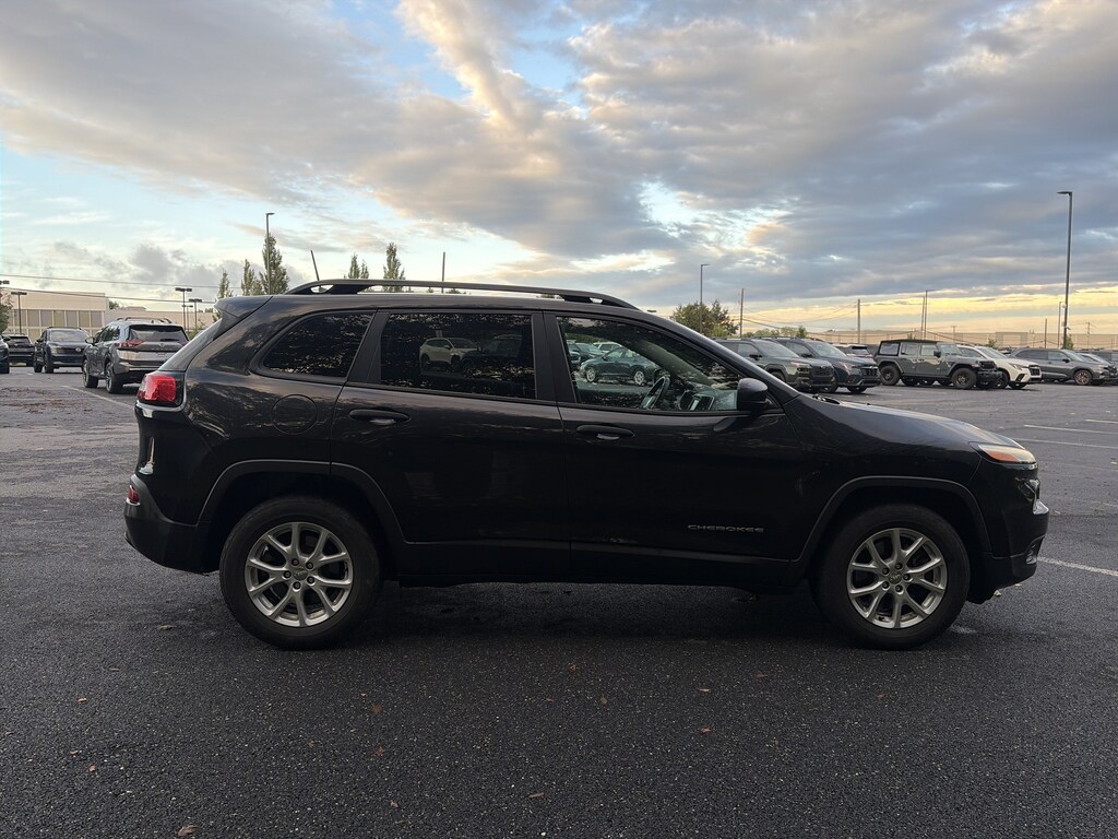Used 2016 Jeep Cherokee Sport SUV