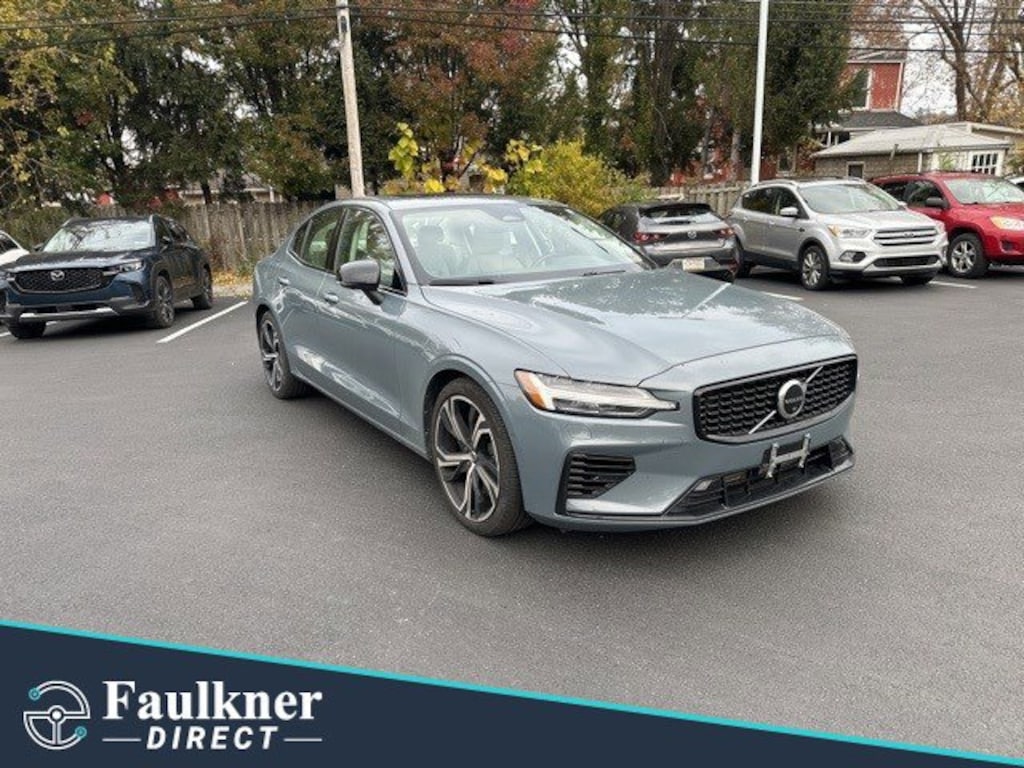 Used 2023 Volvo S60 Recharge Plug-In Hybrid Plus Dark Theme Sedan