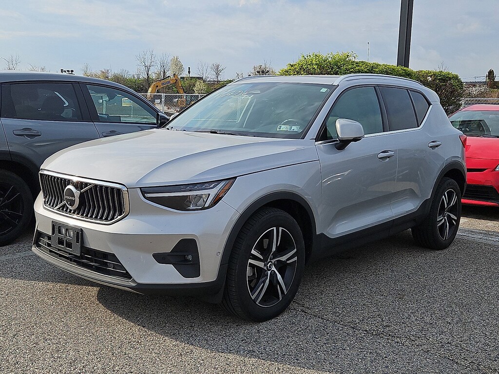 Certified 2023 Volvo XC40 Plus Bright Theme SUV