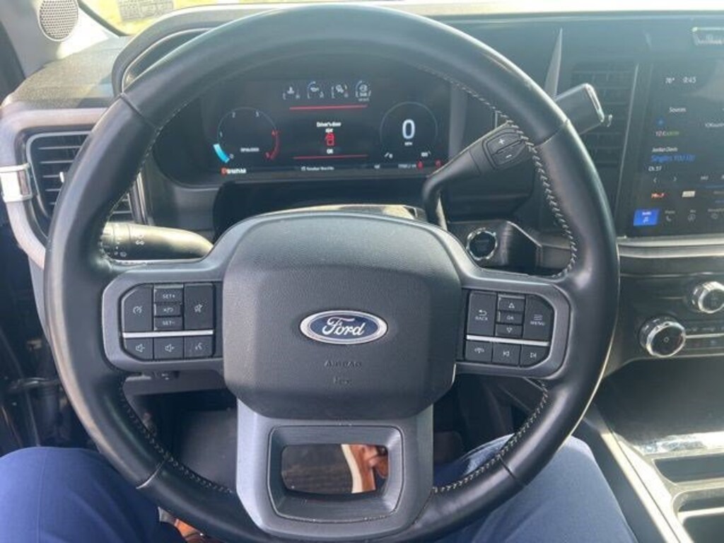 Used 2023 Ford Super Duty F-350 DRW LARIAT Truck Crew Cab