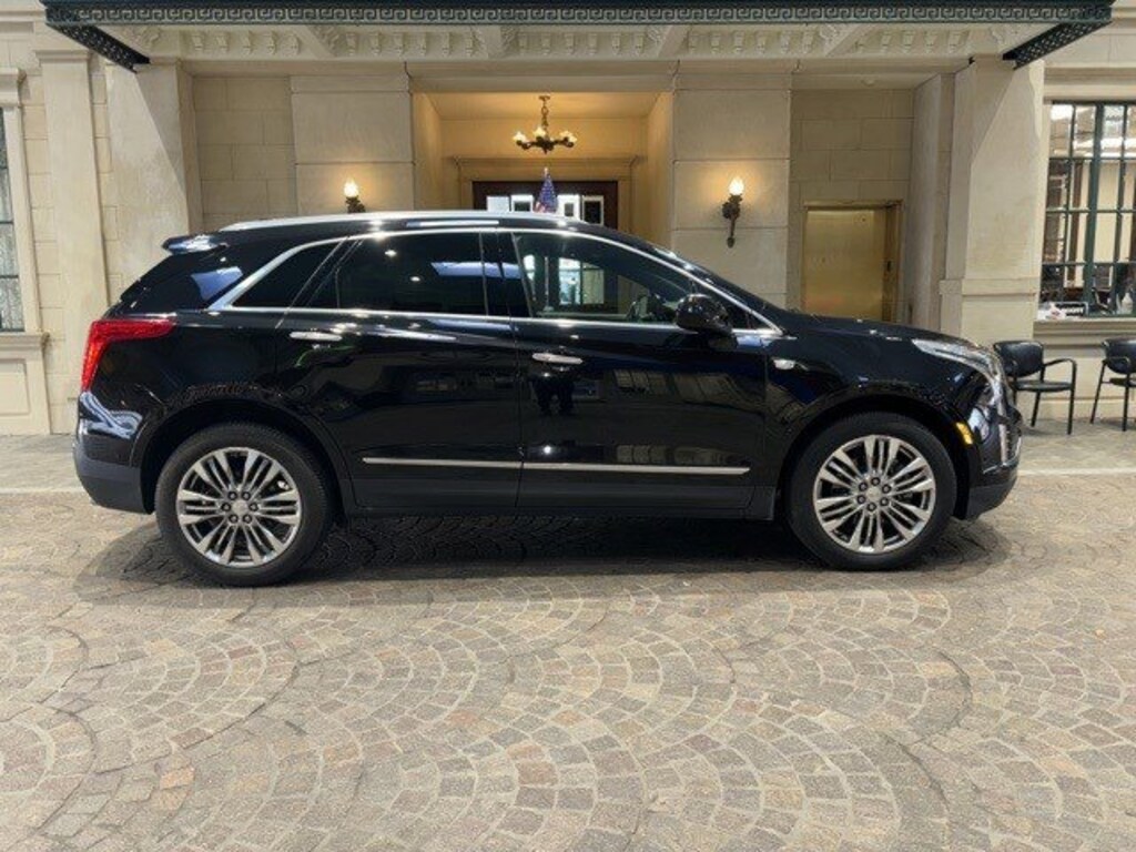 Used 2017 Cadillac XT5 Premium Luxury AWD SUV