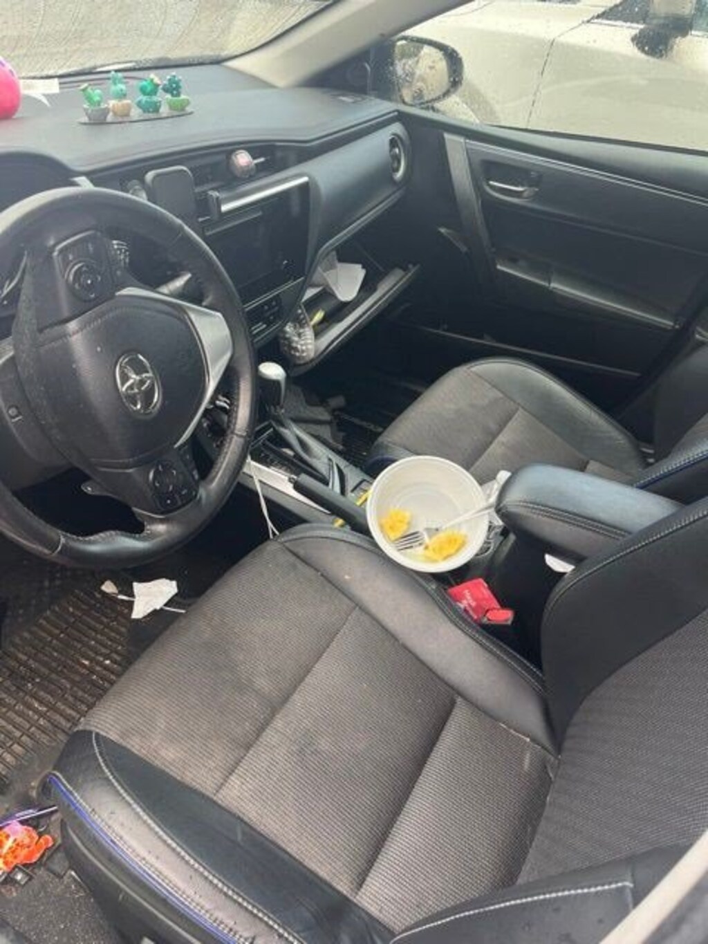 Used 2018 Toyota Corolla SE Sedan