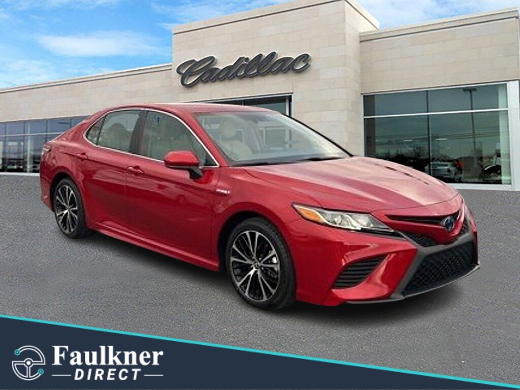 Used 2020 Toyota Camry Hybrid SE Sedan