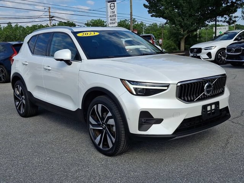 Certified 2023 Volvo XC40 Ultimate Bright Theme SUV
