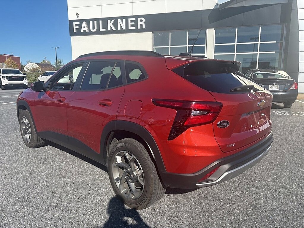 Used 2024 Chevrolet Trax LT SUV