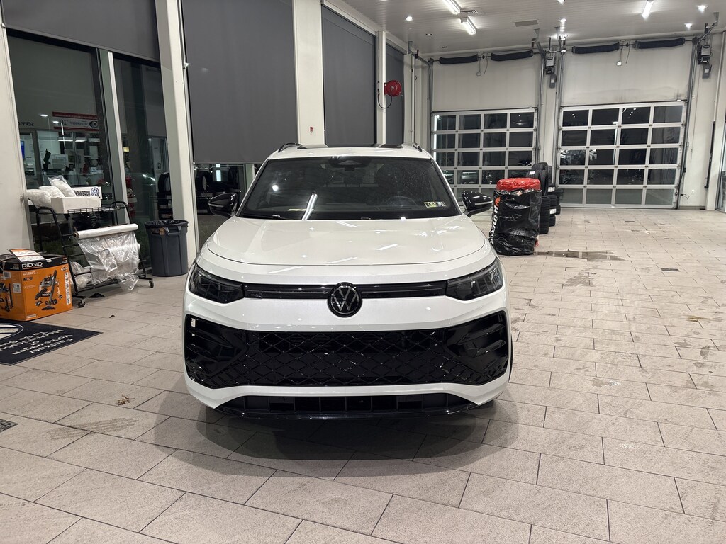 Certified 2025 Volkswagen Tiguan SE R-Line Black SUV