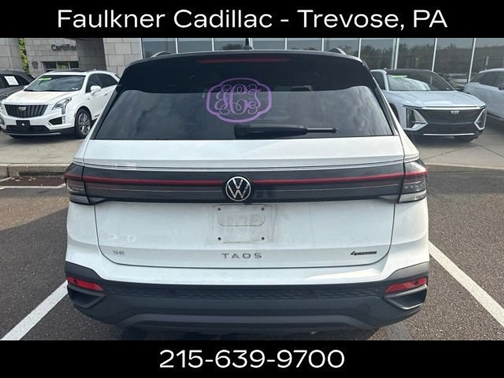 Used 2025 Volkswagen Taos SE Black SUV