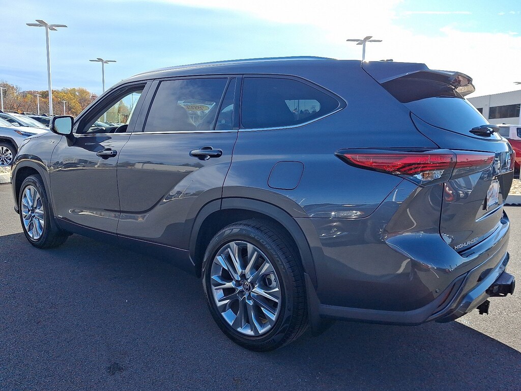 Certified 2022 Toyota Highlander Hybrid Limited SUV