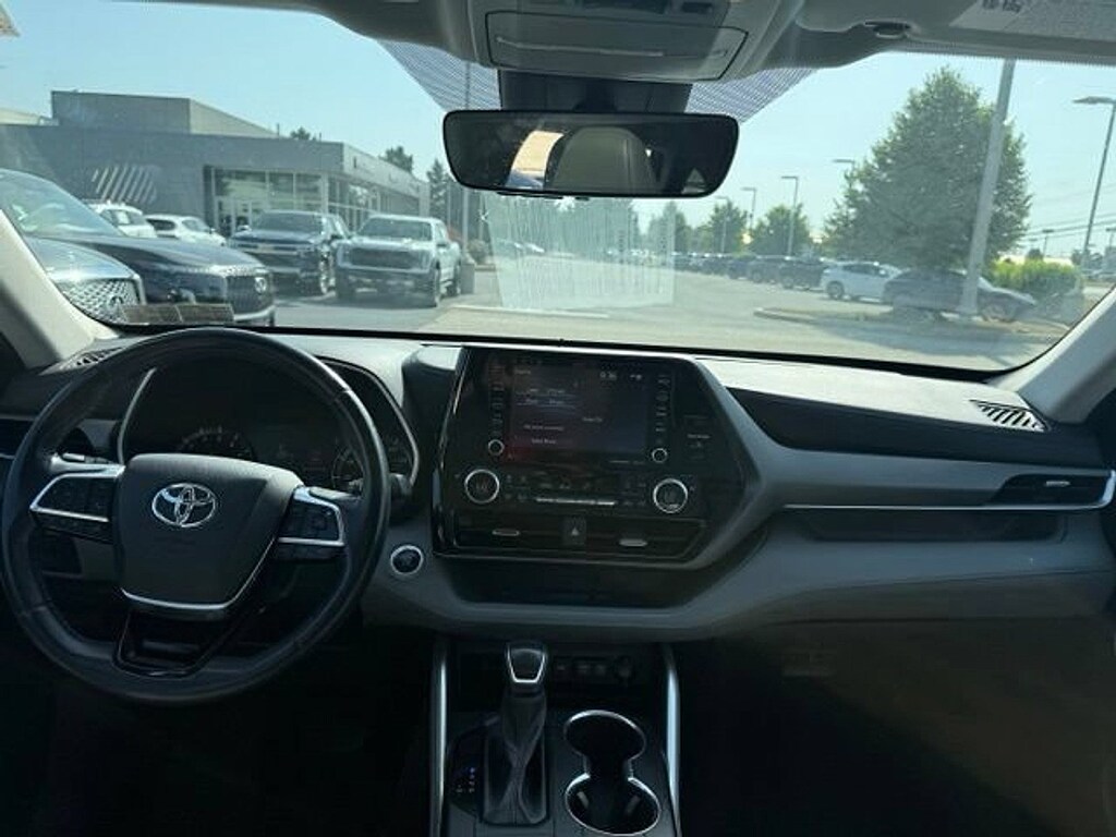 Used 2021 Toyota Highlander XLE SUV